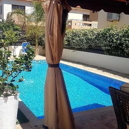 Carina Paralimni